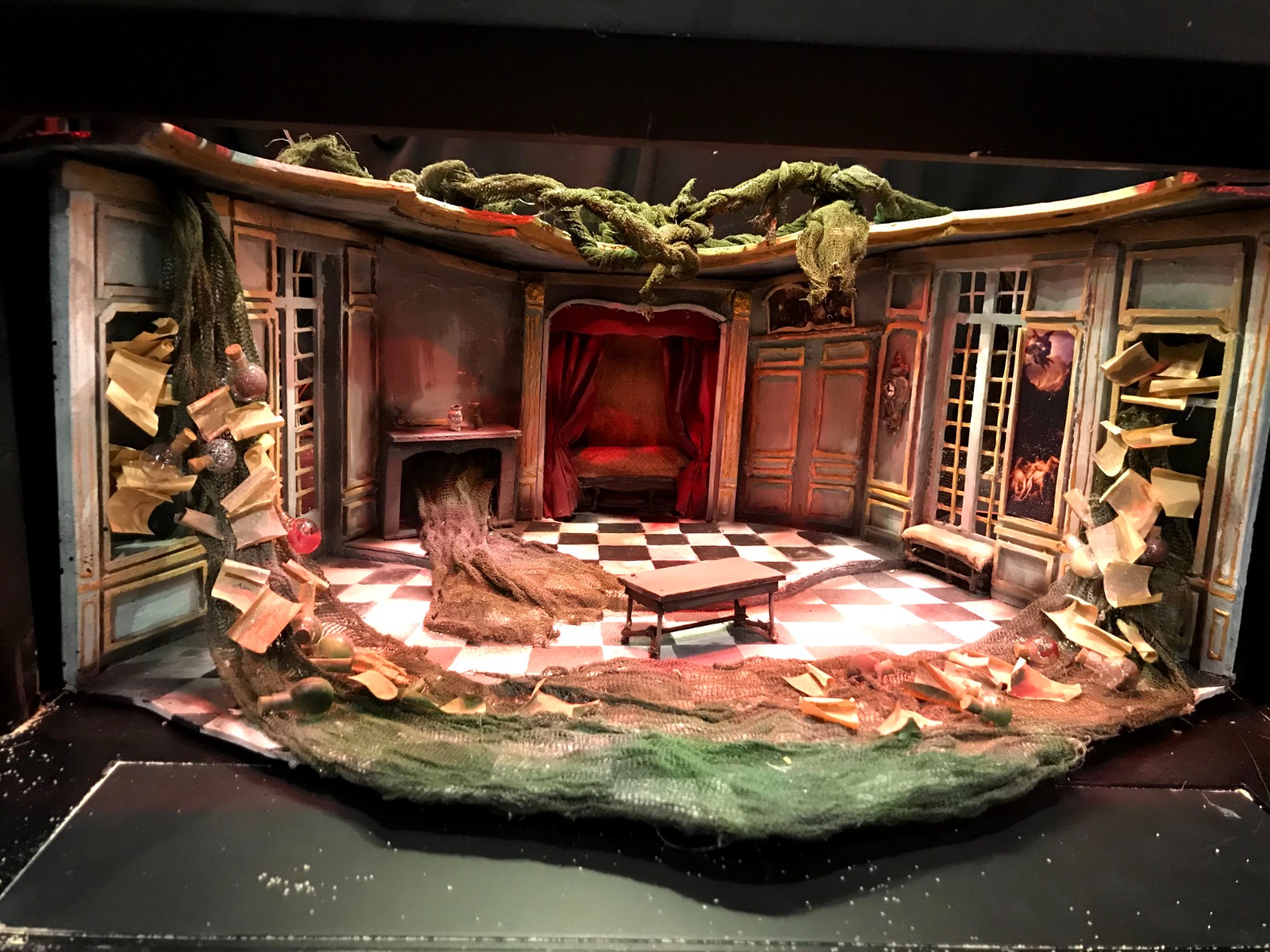 Moilere-Hastalık Hastası Oyunu Dekor Tasarımı